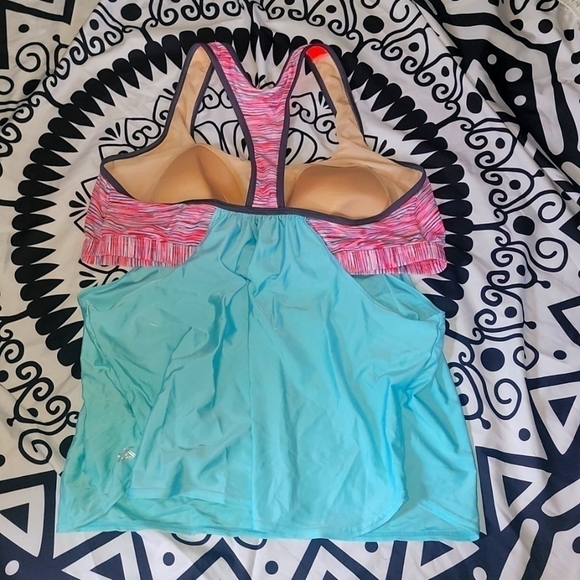 Swim/Active Wear Top - Picture 1 of 3